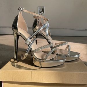Silver Heels w/ diamond Trim